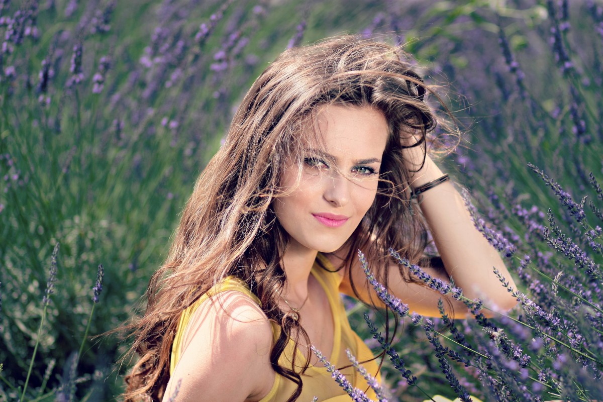 beautiful_flowers_lavender_model_person_portrait_woman-962425.jpg!d